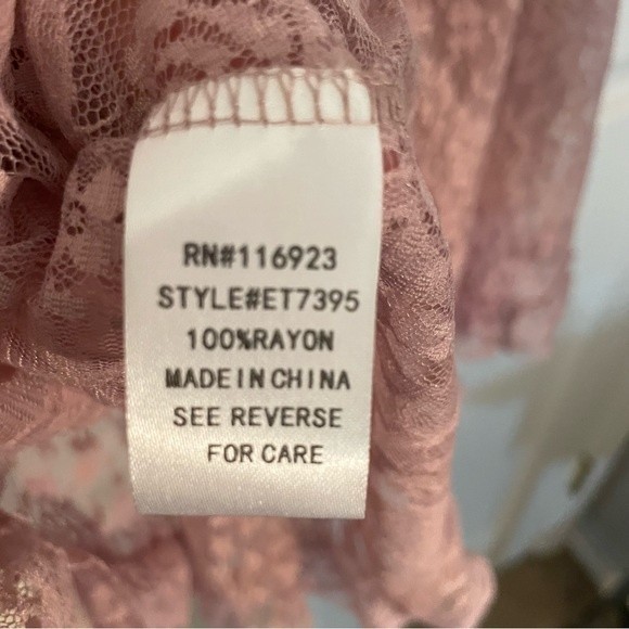 Easel Women’s Pink Lace Tank Top Size Medium - Picture 7 of 8